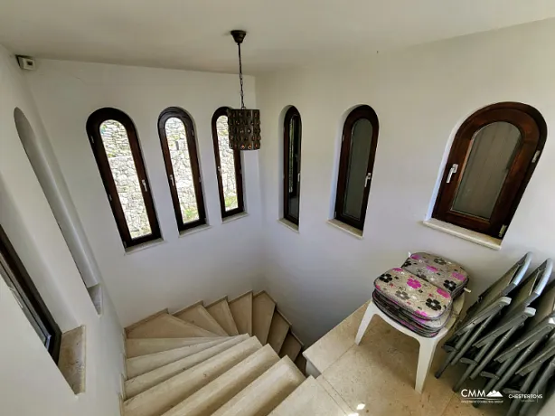 Rustovo'da 5 Yatak Odalı Villa, 392 m²
